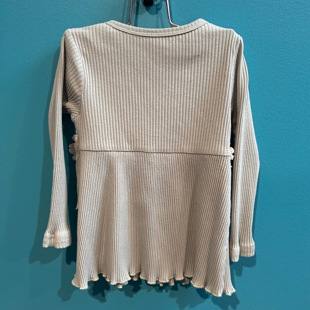 Daisy Appliqué Ruffle Spring Top - Picture 4 of 4